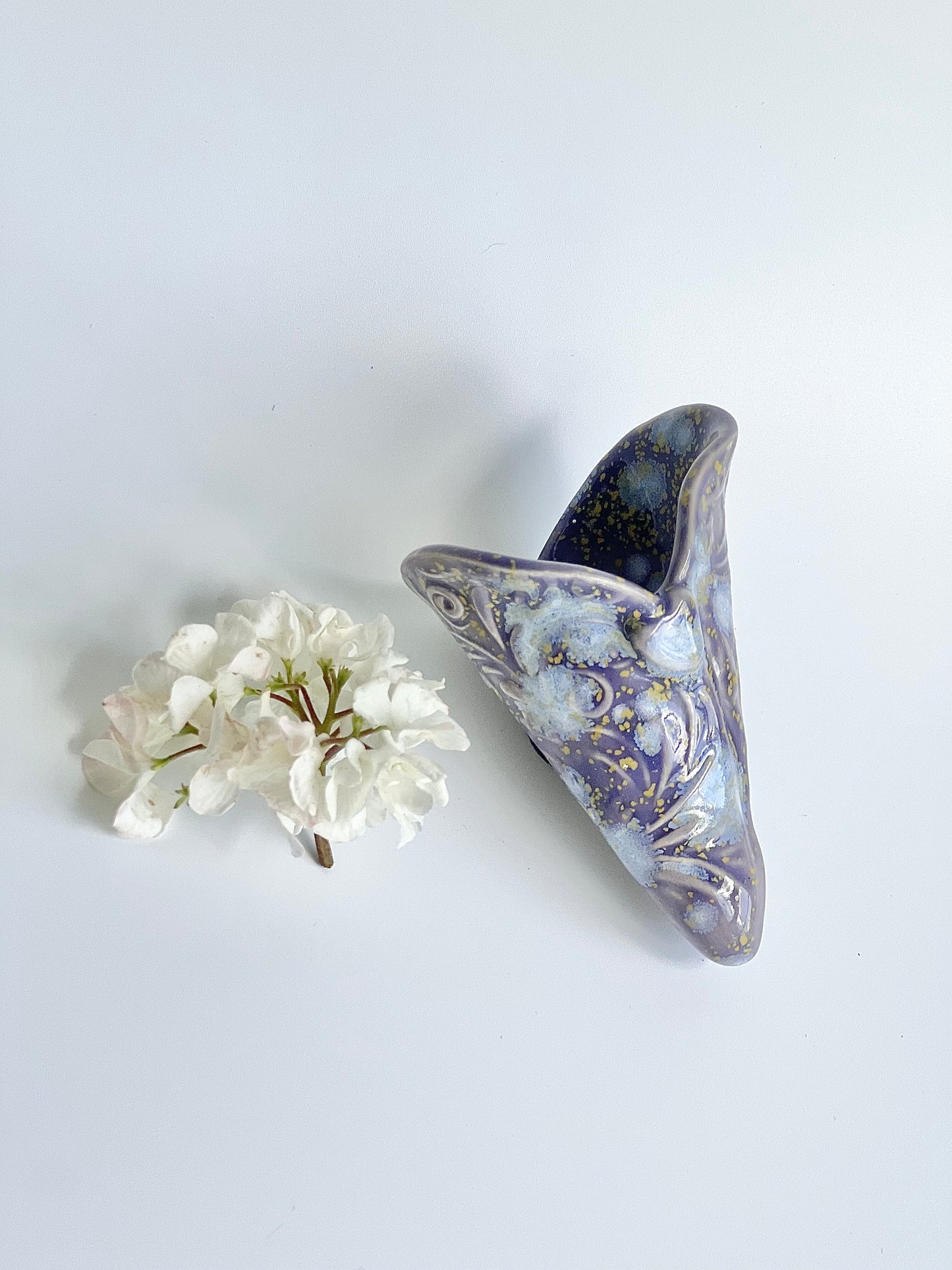 Ceramic Heart Shaped Bouquet Magnet (Variety of Colors)
