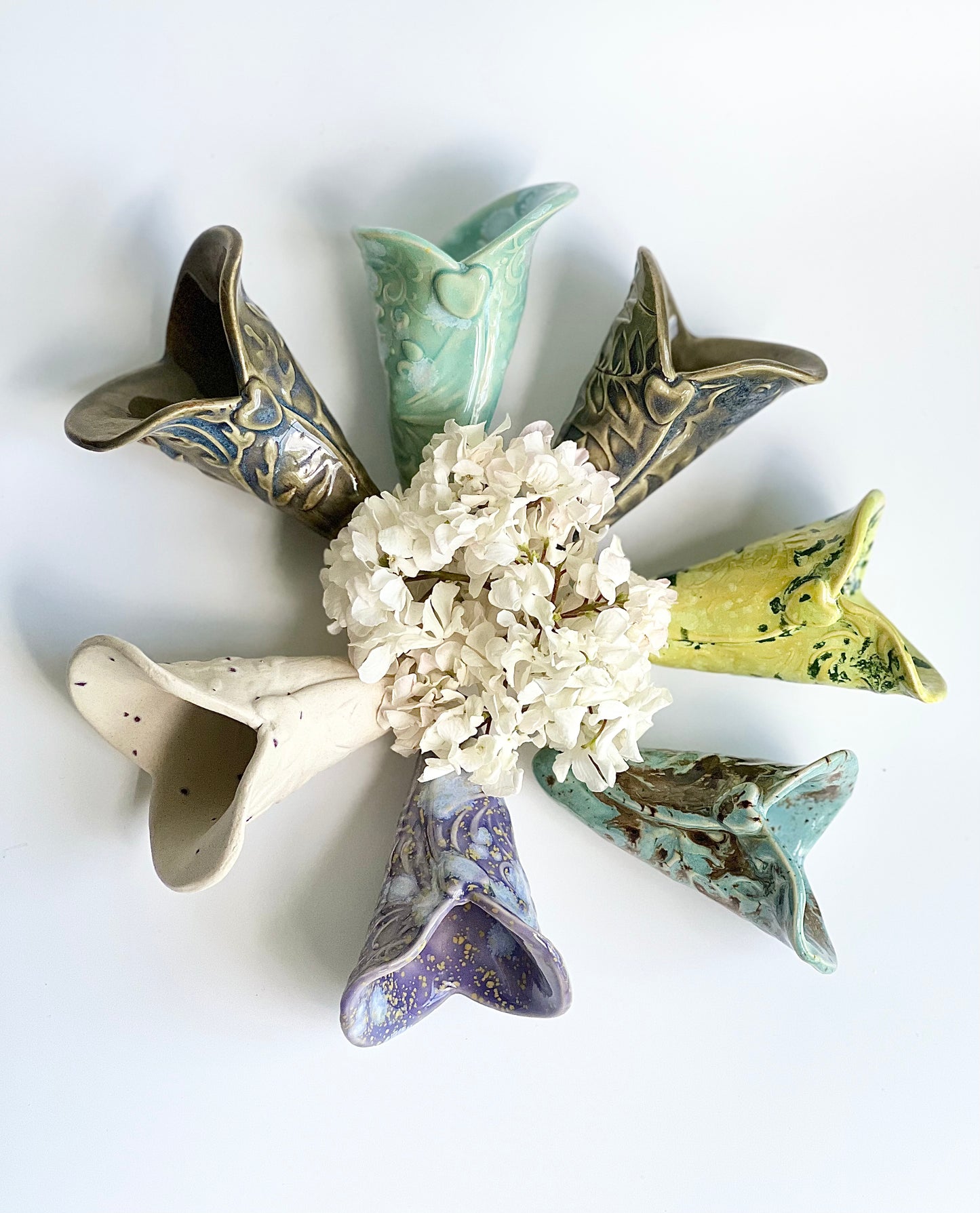 Ceramic Heart Shaped Bouquet Magnet (Variety of Colors)