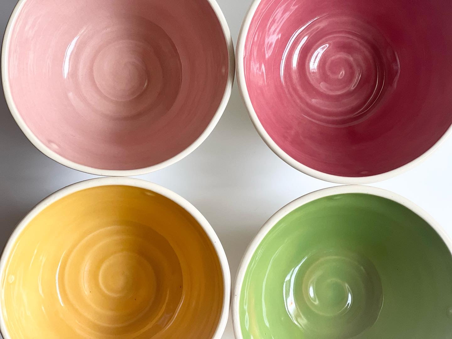 Ceramic Carved Snack Bowls (Variety of Colors)