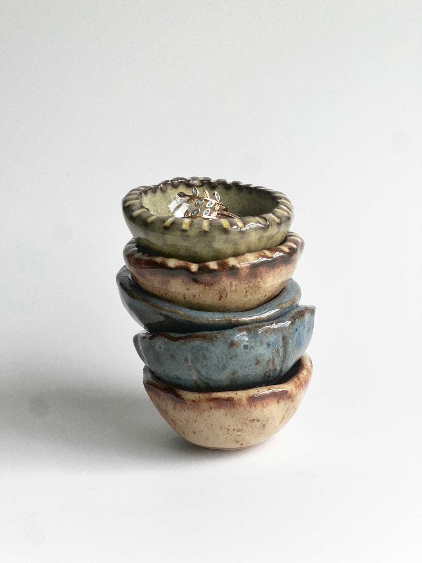 Ceramic Pinch Pot (Sapphire Float)