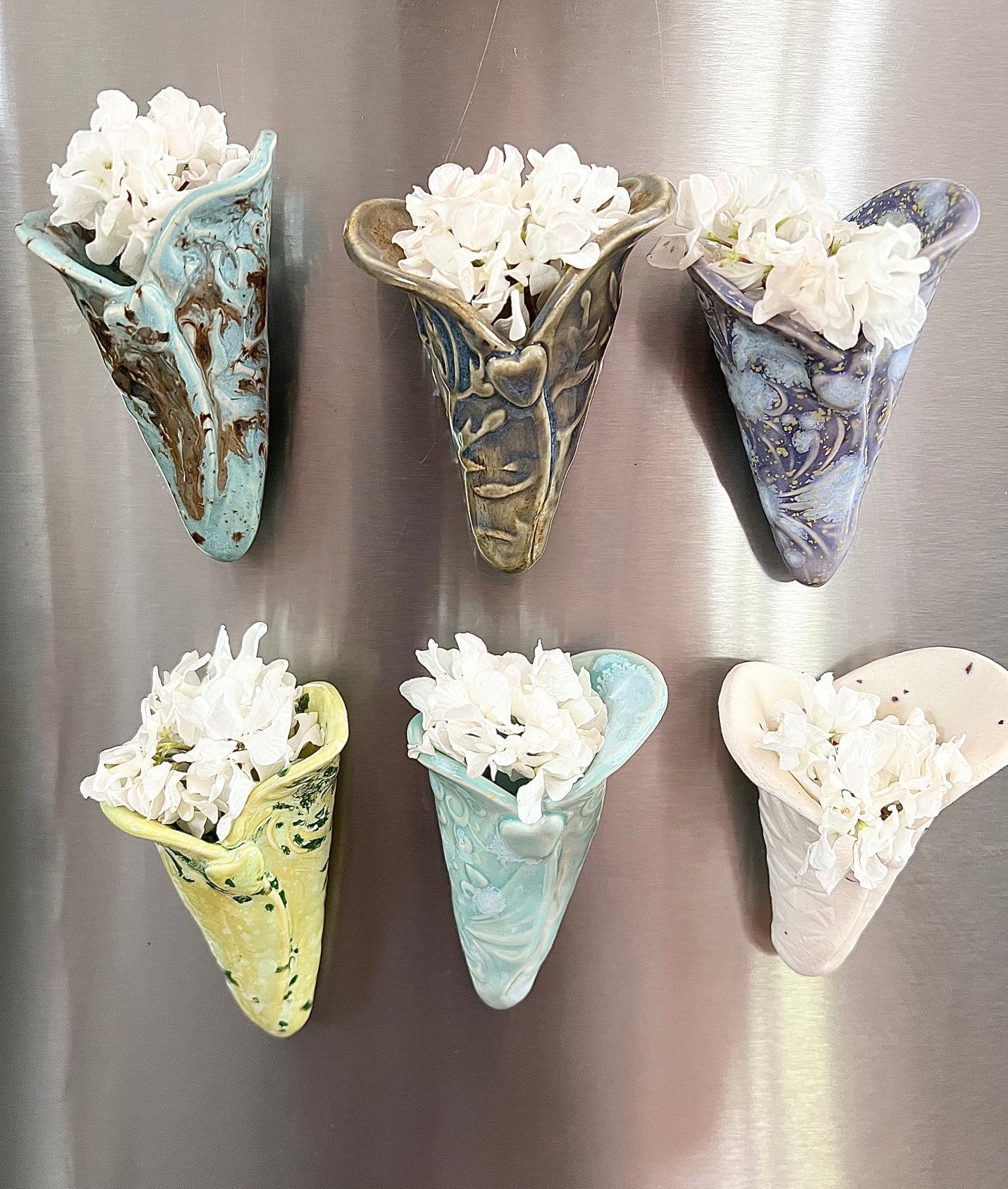 Ceramic Heart Shaped Bouquet Magnet (Variety of Colors)
